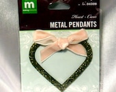 Making Memories Ecelctic Metal Signs " Heart-Caeur"
