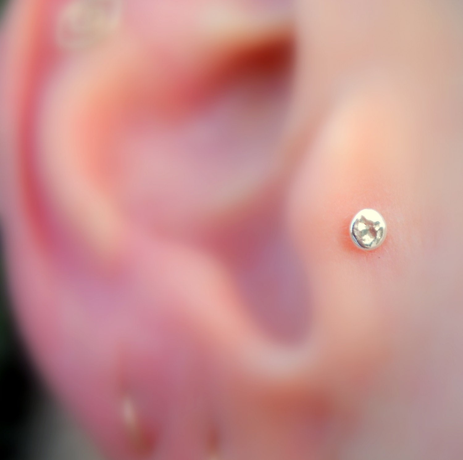 Tragus/Nose Ring/Cartilage Earring Sterling Silver  3mm Hammered Disk Stud