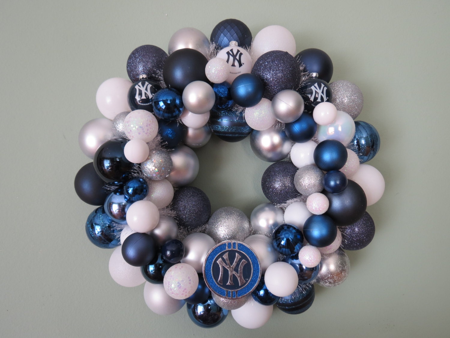 NEW YORK YANKEES Ornament Wreath