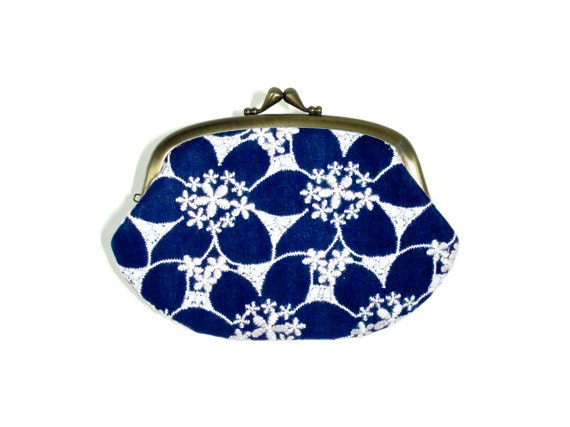 Embroidered Small Flower Navy and White Compartment Purse Wallet