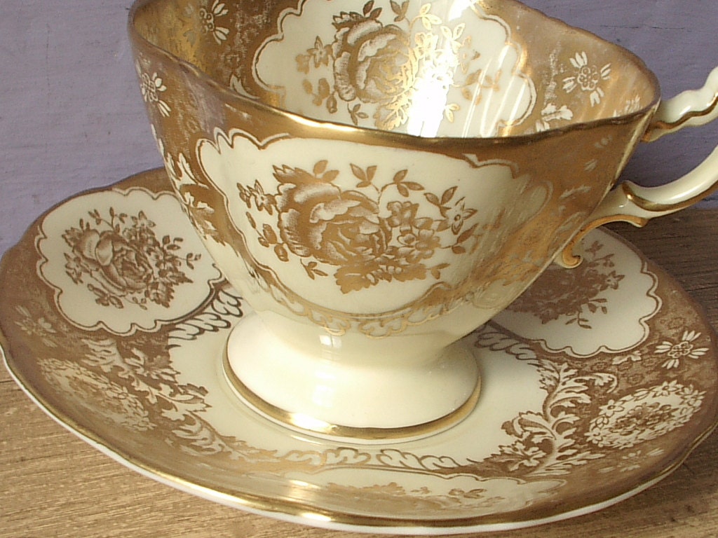 Vintage gold tea cup set, Hammersley English tea cup set, creme and gold roses bone china tea cup and saucer, wedding gift