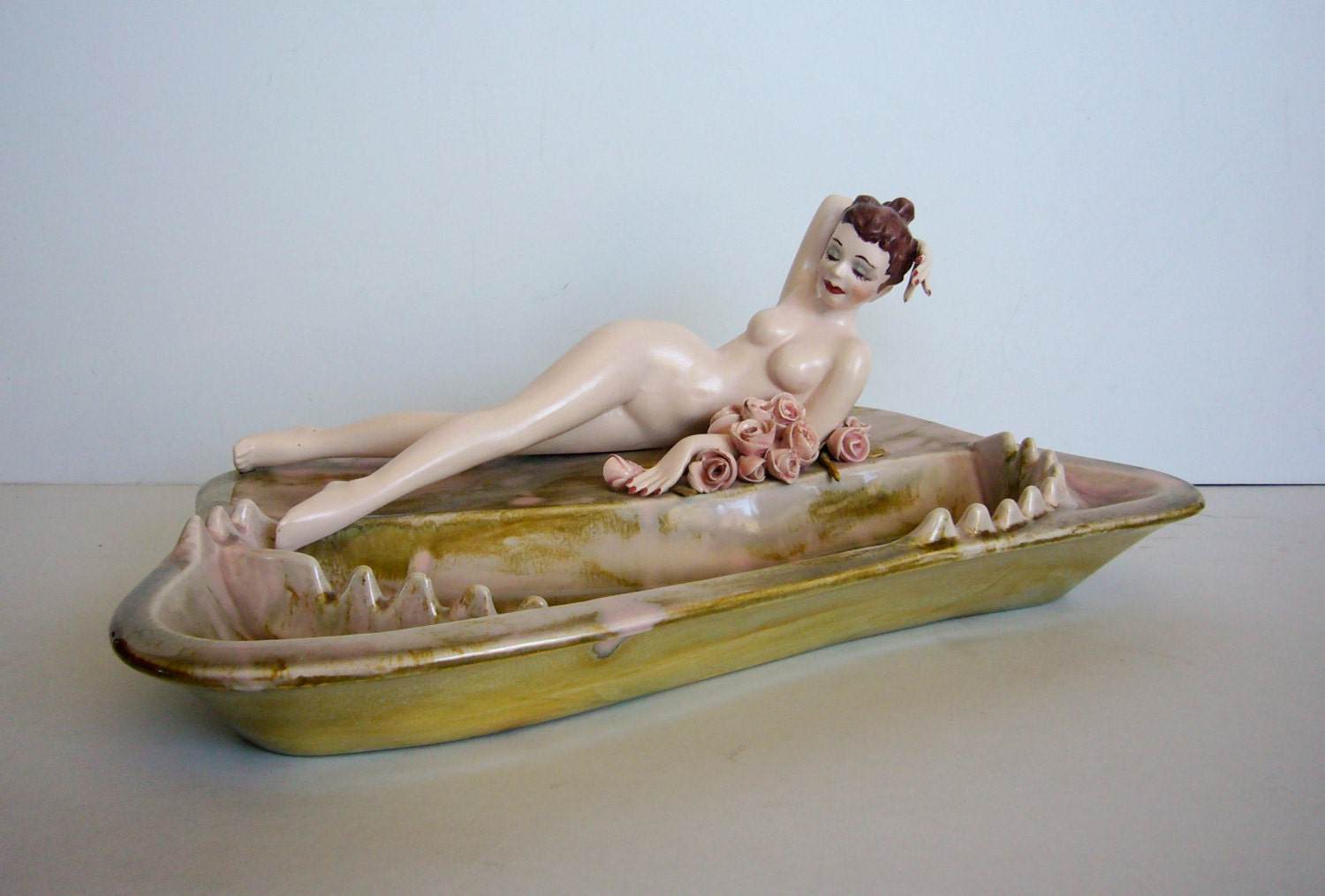 Huge 1950's Nude Cheesecake Pin Up Porcelain/Ceramic Figurine on Bed of Roses Ashtray