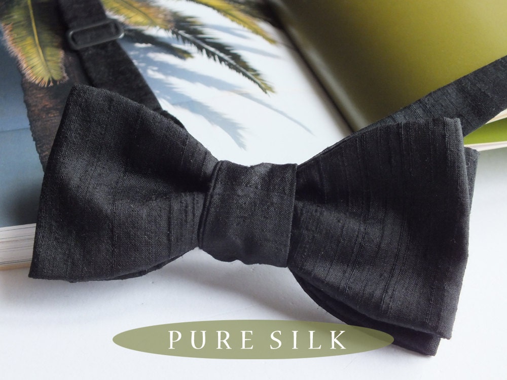 Black Bow Tie in pure silk, men, freestyle, men's bow tie in pure silk, self tie / for men.
