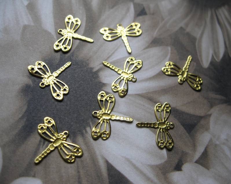SALE - 8 Dragonfly Charms in Bright Gold Tone - C1162