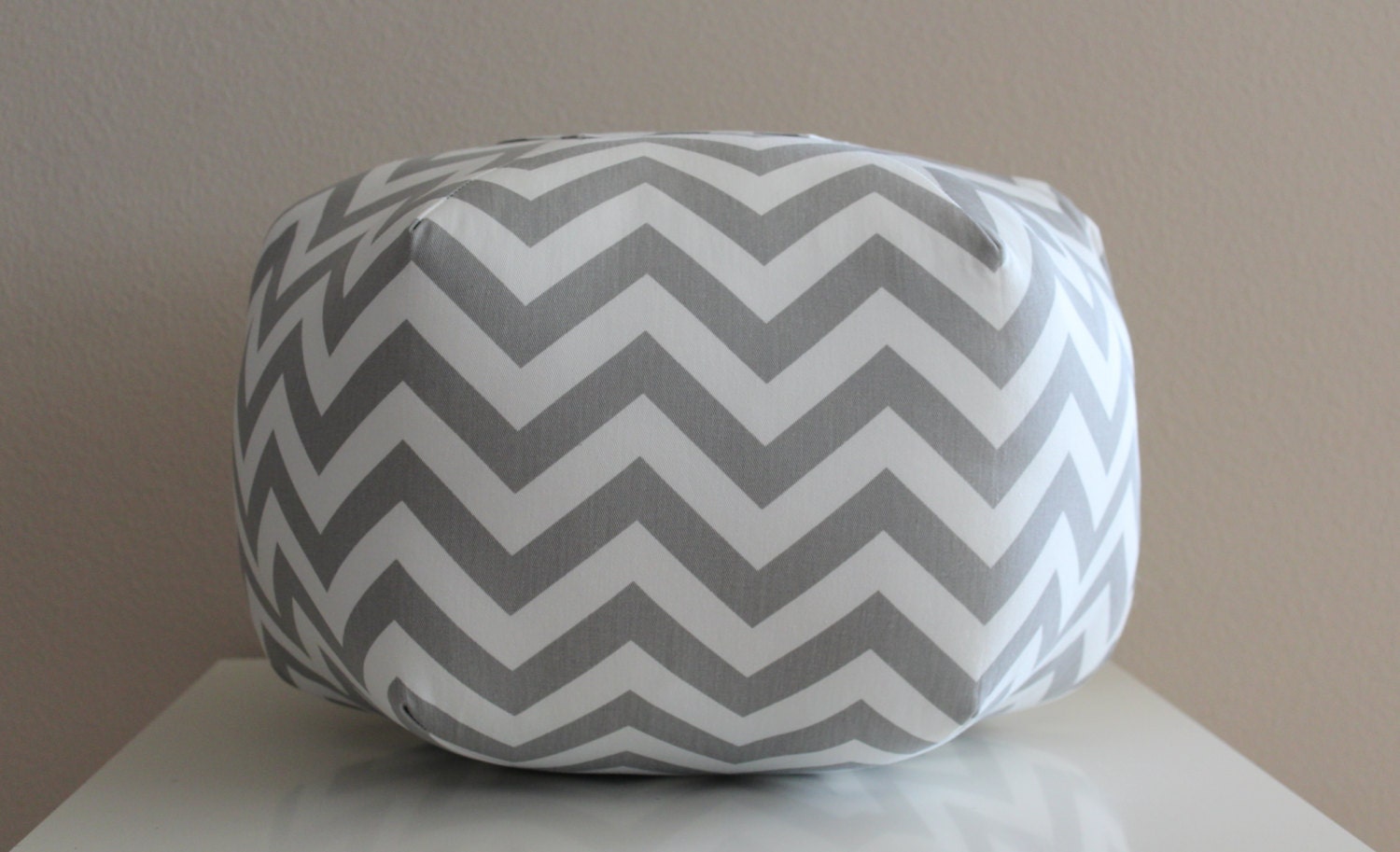 18" Ottoman Pouf Floor Pillow Grey White Zig Zag Chevron