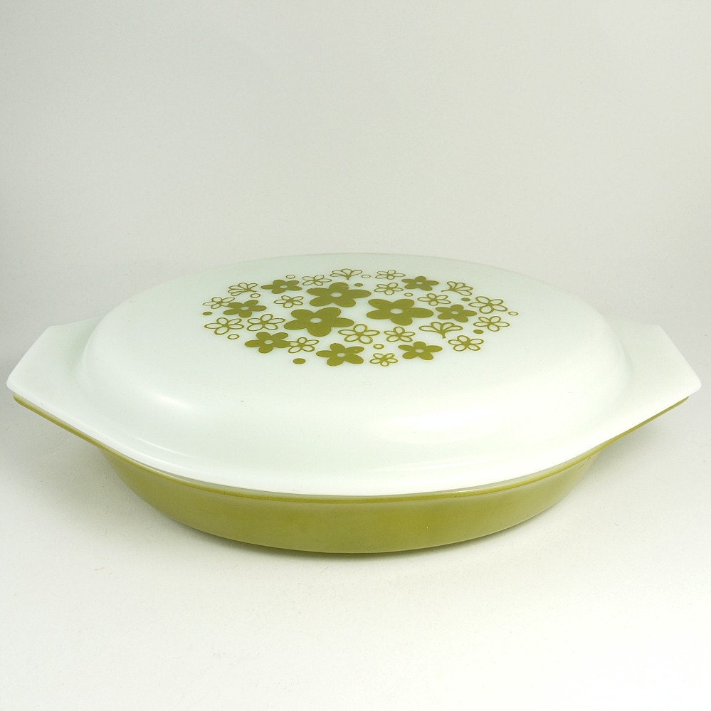 Vintage 60s Mod Large 1 Quart Avocado Green Spring Blossom Divided Pyrex Casserole Dish with Lid