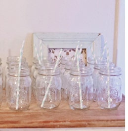25 Mint Green and White Striped Paper Straws- Barber Pole Drinking Straws/ Vintage Party Flair/ Paper Drinking Straws