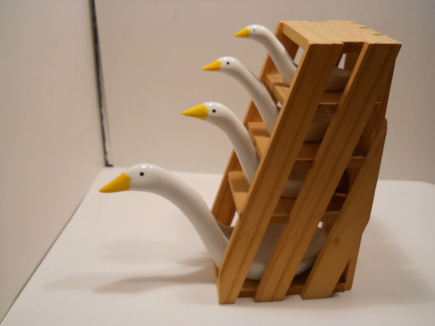 Vintage Avon Duck Geese Measuring Spoon Set Cookware Kitchen Love Cute Chic Bird Avian
