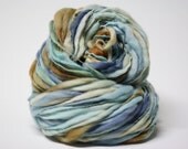 Handspun Thick and Thin Yarn Merino Wool Slub tts Hand dyed Self Striping lr 23c