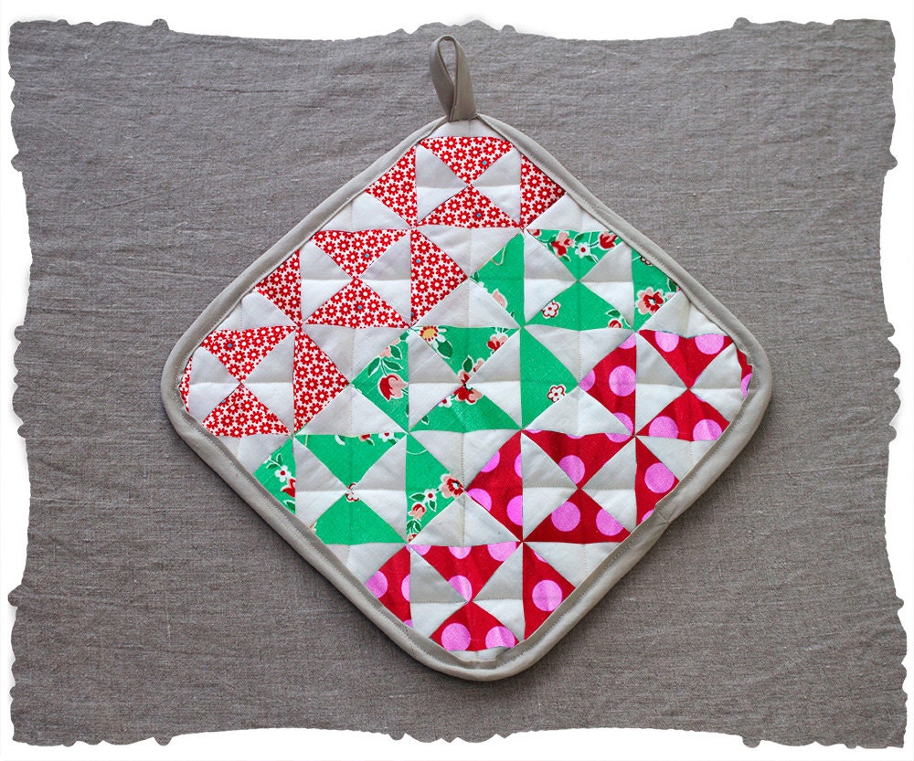 learn patchwork quilting, a movie tutorial kit in red floral and pink dot triangles, appleturnover's handmade pattern. old school.