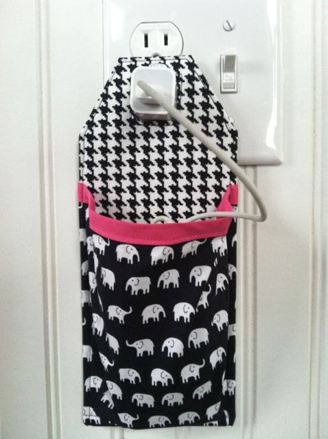 iPhone 5 iPhone 4 iPod touch Docking Station in black white hot pink elephant and houndstooth