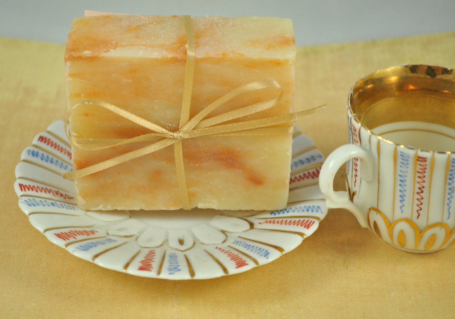 White Tea & Ginger Handcrafted Body Soap Bar. Vegan Friendly and Non-Gmo.