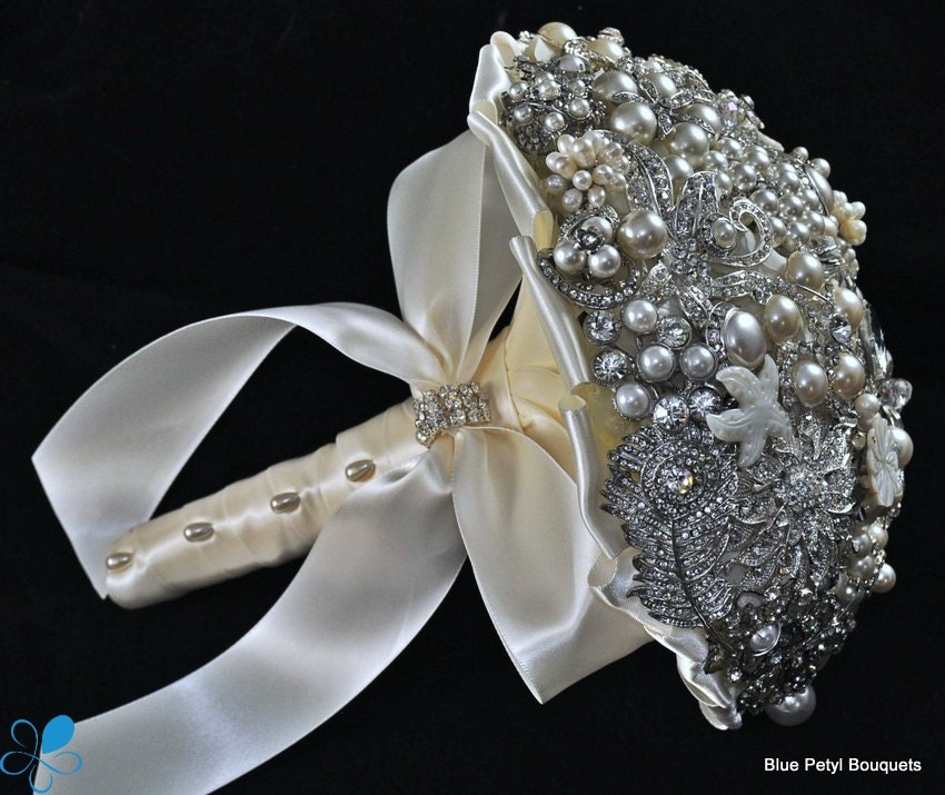 Pearl Brooch Bouquet - by Blue Petyl - MEDIUM - Bridal Bouquet - Wedding Bouquet