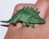 Super dino ring
