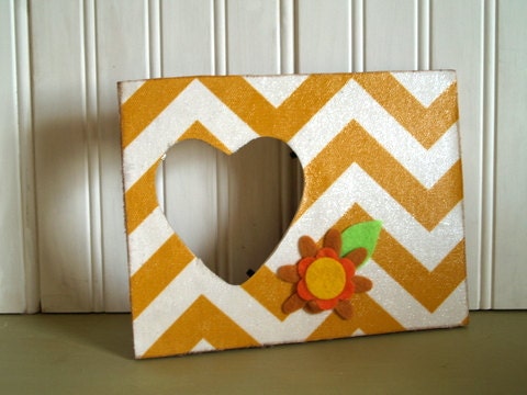 DESTASH SALE Chevron Frame in Yellow Gold and White Il_170x135