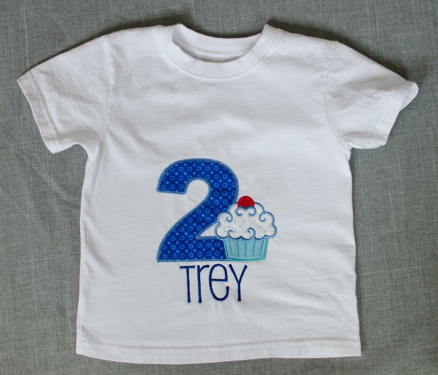 Cupcake Appliqué Birthday Short-sleeve T-Shirt: Personalized with Name and Age (numbers 1-9 available)