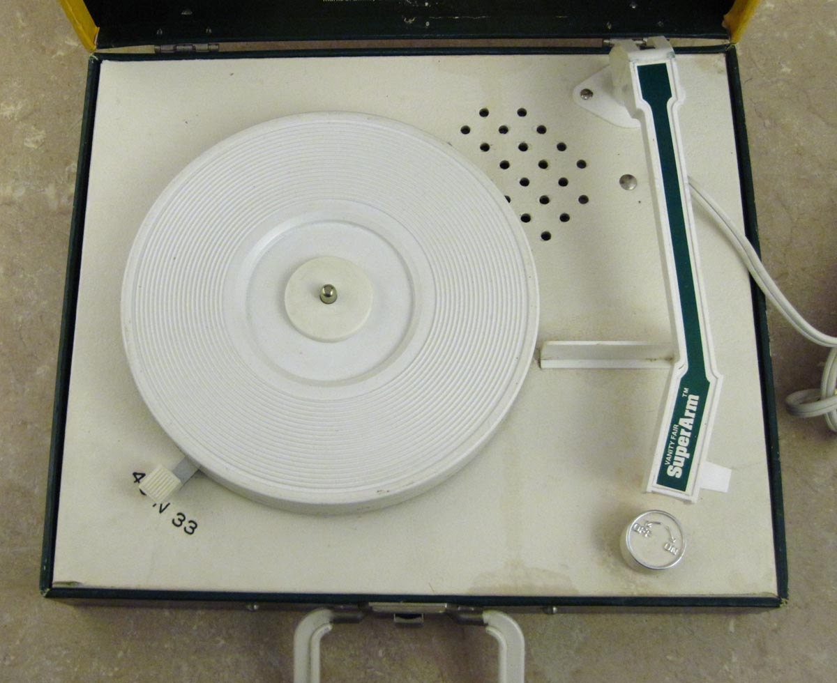 Vintage Crayola Crayons Record Player 45 And 33 RPM Portable