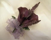 Set of 4 PURPLE Calla Lily Wedding Corsages. Real Touch  Mother of the Bride Corsage with Hand-tied bows and Genuine Austrian Crystal Trim