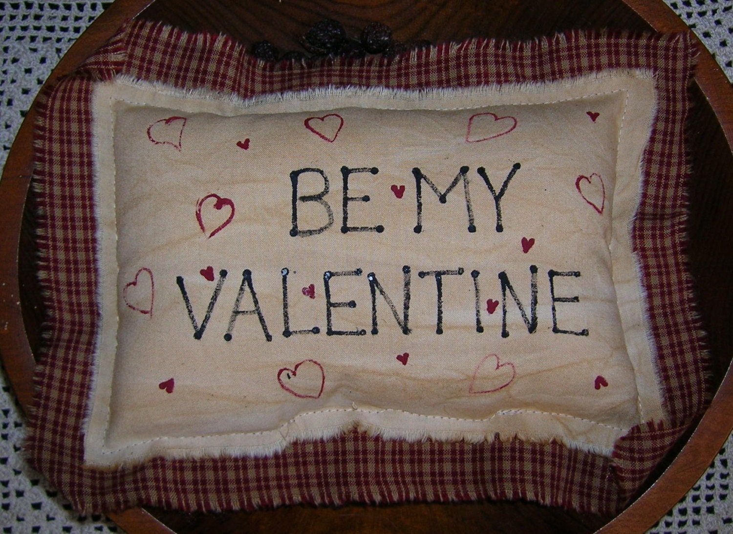 Primitive Valentine Pillow Sign Wallhanging Door Greeter Hearts Be My Valentine Shelf Sitter