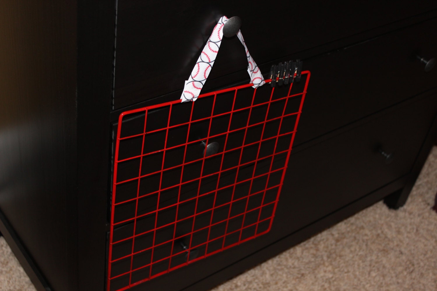 Metal Wall Photo Hanger