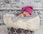 Floppy, knotted hat