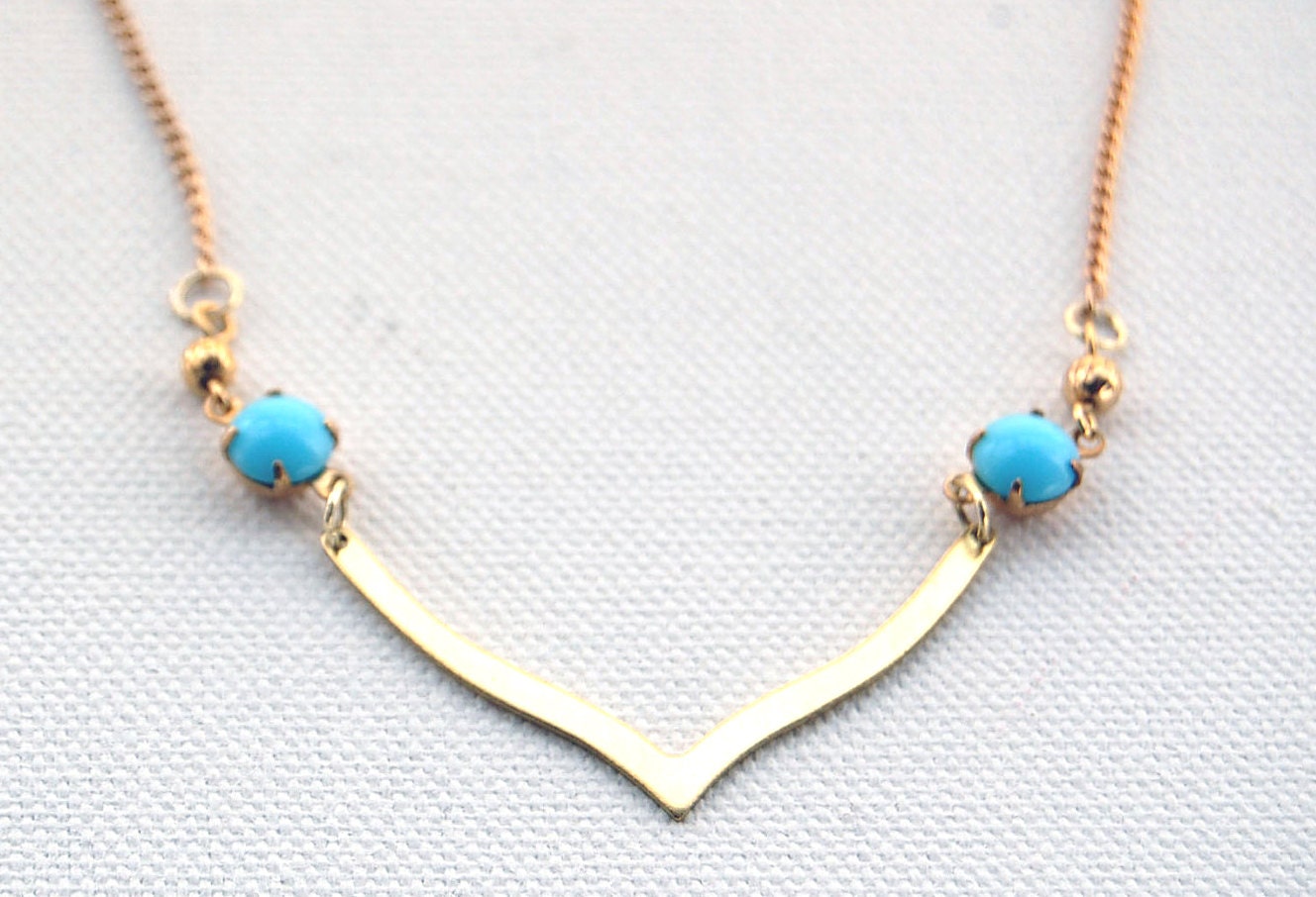 Vintage //  'V' Pendant Necklace on gold plated chain