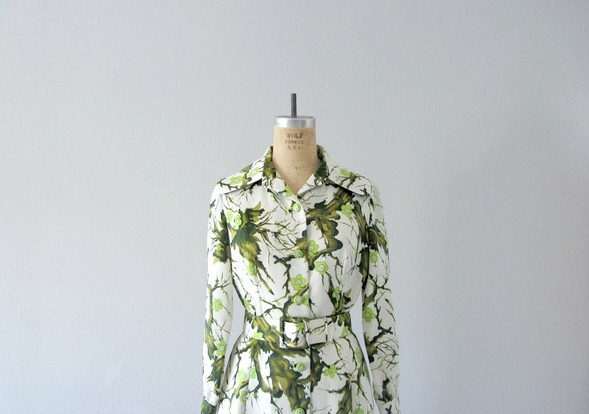 70s silk print dress . 1970s vintage dress . tree branch print