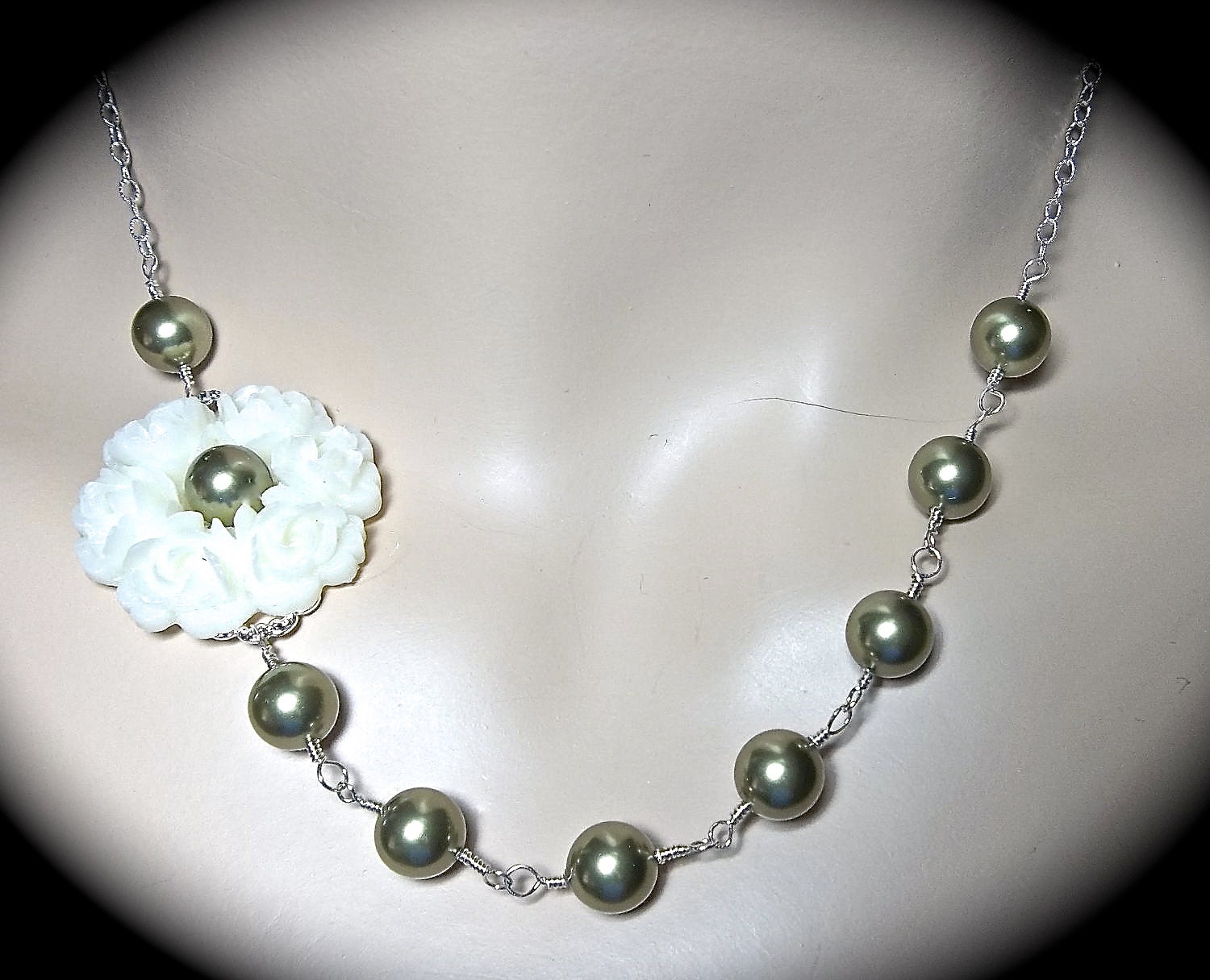 Pearl necklace - White Rose - Cabochon - Green Pearls - Sterling silver - Wire wrapped - Bridal jewelry - Gift -