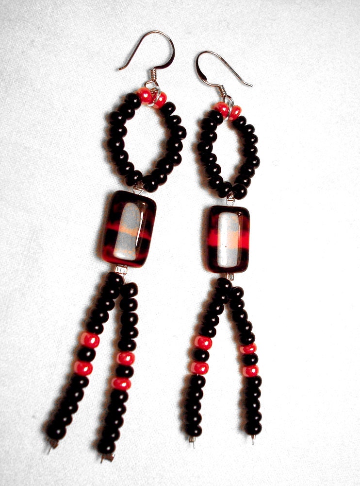 Dangle Earrings Red, Black, Chiclets Bead Dangle Earrings. E-92