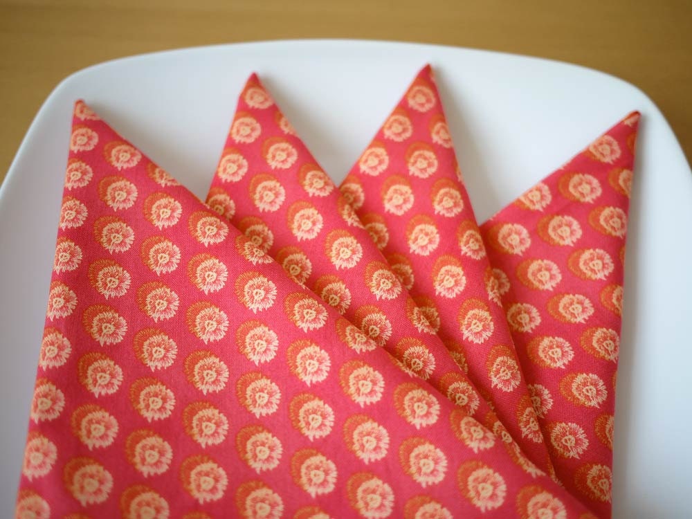 Red Shadow Flower Print Cloth Dinner Napkin Set - Reuseable Napkins - Set of 4 - Housewarming Gift, Wedding Gift