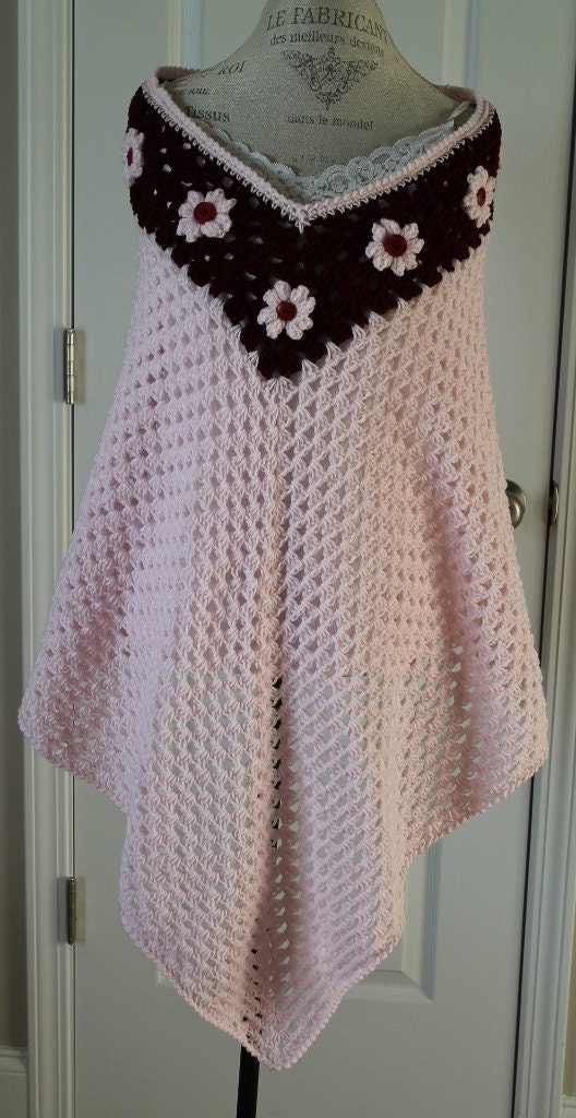 Woman - Flower Granny Square Accent Shawl / Poncho
