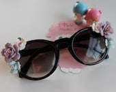 Black Keyhole Sunglasses with Pastel Ceramic Rose Floral Sides