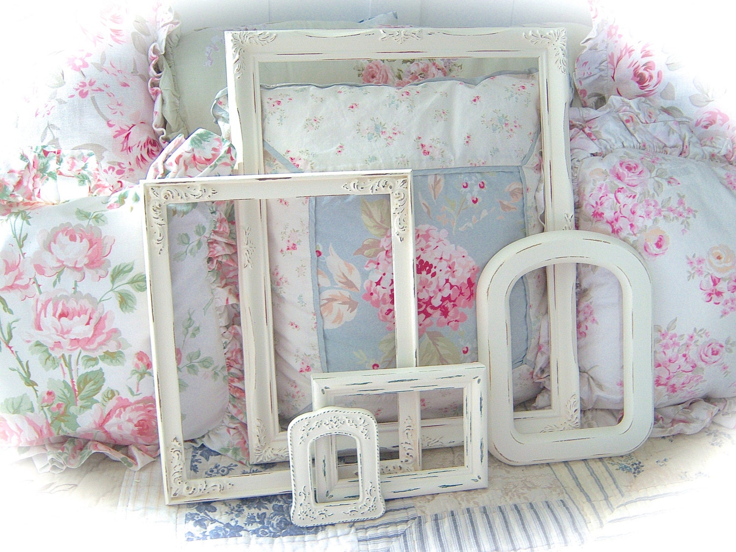 Shabby VINTAGE Off White Distressed Ornate PICTURE Photo Gallery Set of 5 FRAMES Cottage Chic