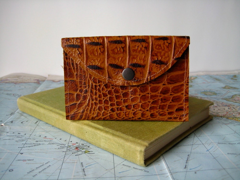 Alligator texture leather card holder