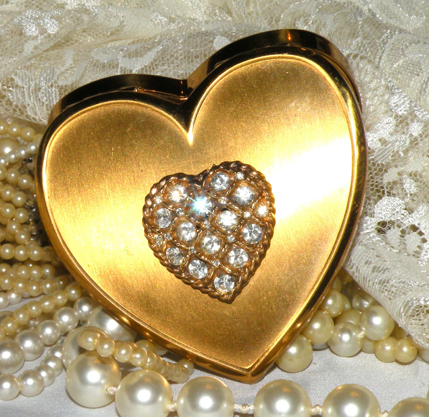 Vintage Heart Shaped Rhinestone Powder Compact