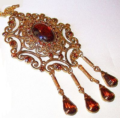 Vintage Pendant necklace Juliana D&E Amber Topaz Rhinestones Gold Wire Metal Hearts 30" VG