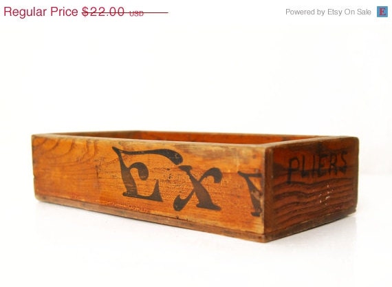 20% OFF VINTAGE SALE Vintage Wood Box, Typography, Shabby Chic Organizer