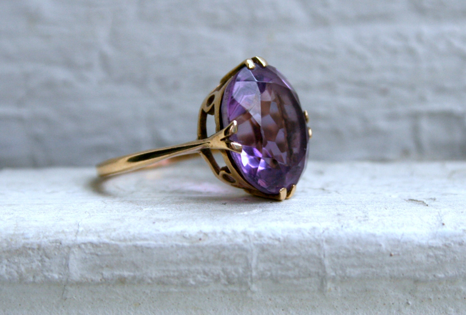 Fantastic Retro Vintage 9K Yellow Gold Amethyst Ring.