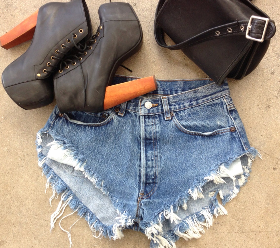 CLASSIC Vintage LEVIS High Waisted Denim Cut-Off Shorts S