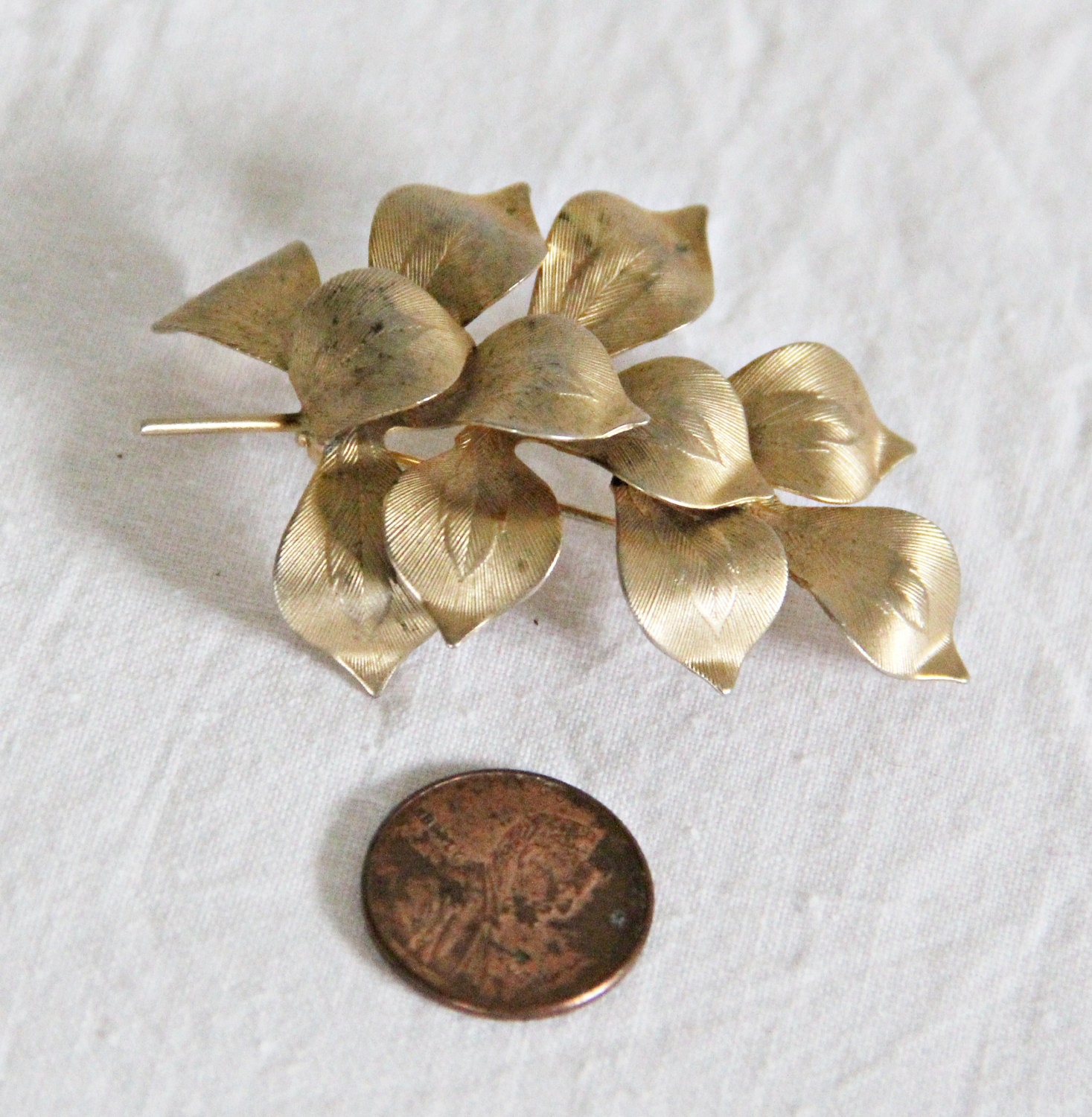 Vintage - Retro Leaf Broach: Costume Estate Sale Jewelry