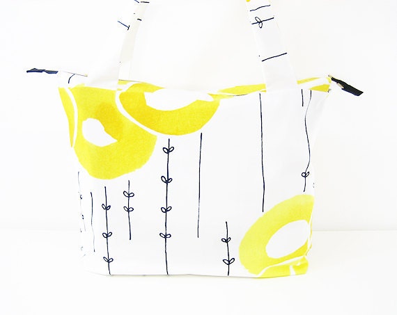 Beach Bag, tote bag, casual bag, fabric bag, canvas bag, large purse, zip closure, yellow flower cotton.