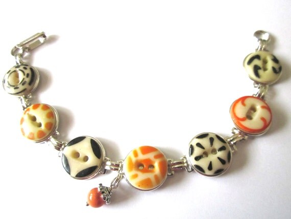 SAN FRANCISCO GIANTS antique button bracelet, 1800s buttons, silver links. One of a kind