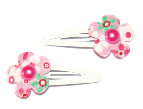 Pink Flower Snap Clip Set with Pink Pearl Center Embellishment and Floral Print on White Snap Clip
