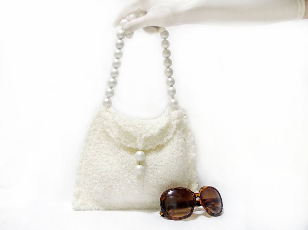 Free Shipping- White Clutch- Crochet clutch- White- Bride Fashion- Wedding, Bride handbag- Mini handbag- Silvery white- Pearl handle
