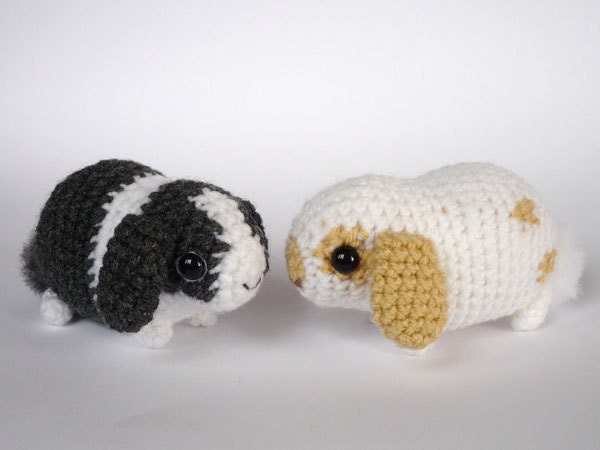 Baby lop bunnies: realistic crocheted toys