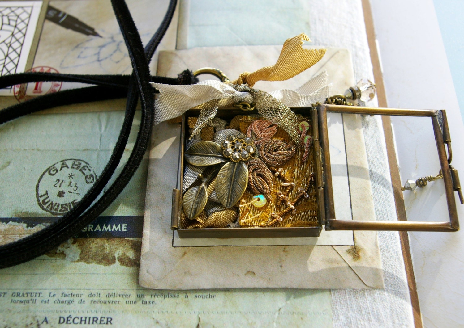 Locket Necklace, Memory Keeper Jewelry, Shadow Box Necklace, Custom Jewelry