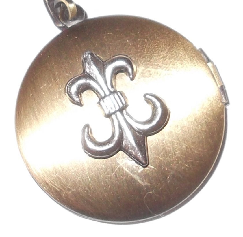 Twilight inspired Renesmee's "More than my own life" Locket Necklace
