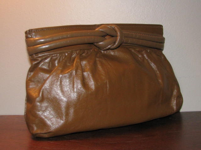 BROWN Knot CLUTCH // Vintage 70's 80's Purse Retro LEATHER Dark Chocolate