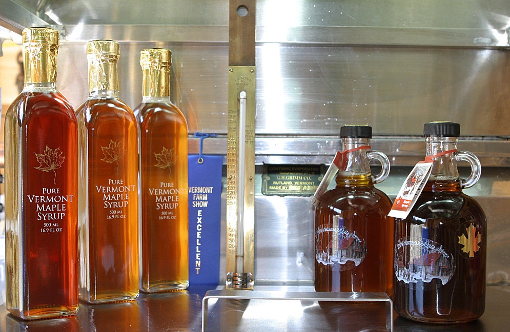 Blue Ribbon Award Winner Vermont 100% Pure Maple Syrup voted 2013 by Vermont Sugar Makers Association Farm Show 16.90 oz or 500 ML
