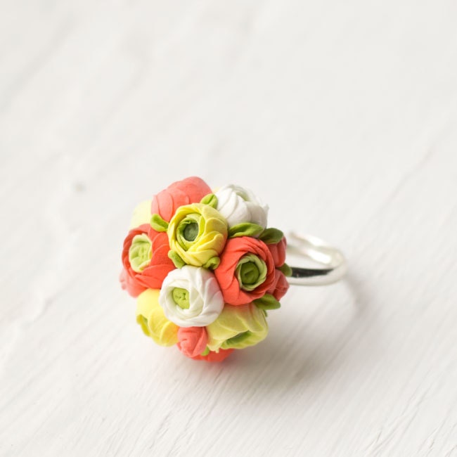 Ring flower - miniature flowers - adjustable ring - yellow white orange - flower jewelry - flower bouquet - bouquet jewelry - wedding